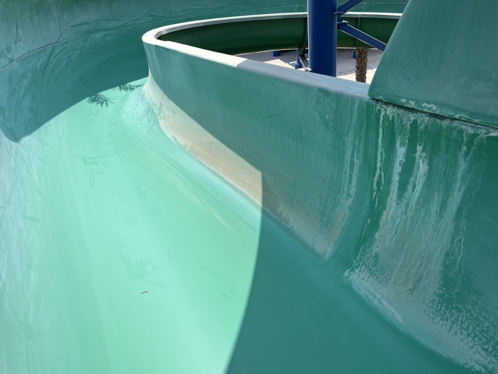 Moderate (visible mineral buildup)